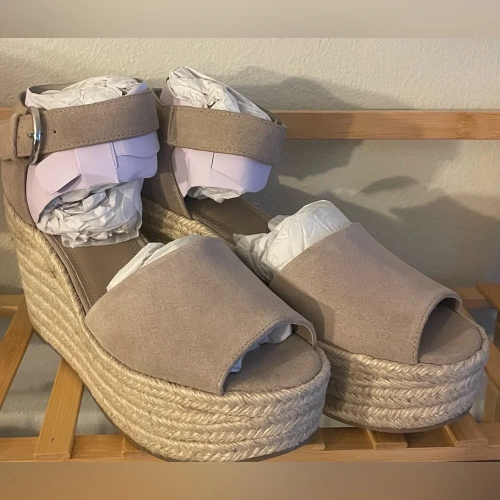 NEW…Marc Fisher Alita Platform Suede Espadrille Wedge Sandals
